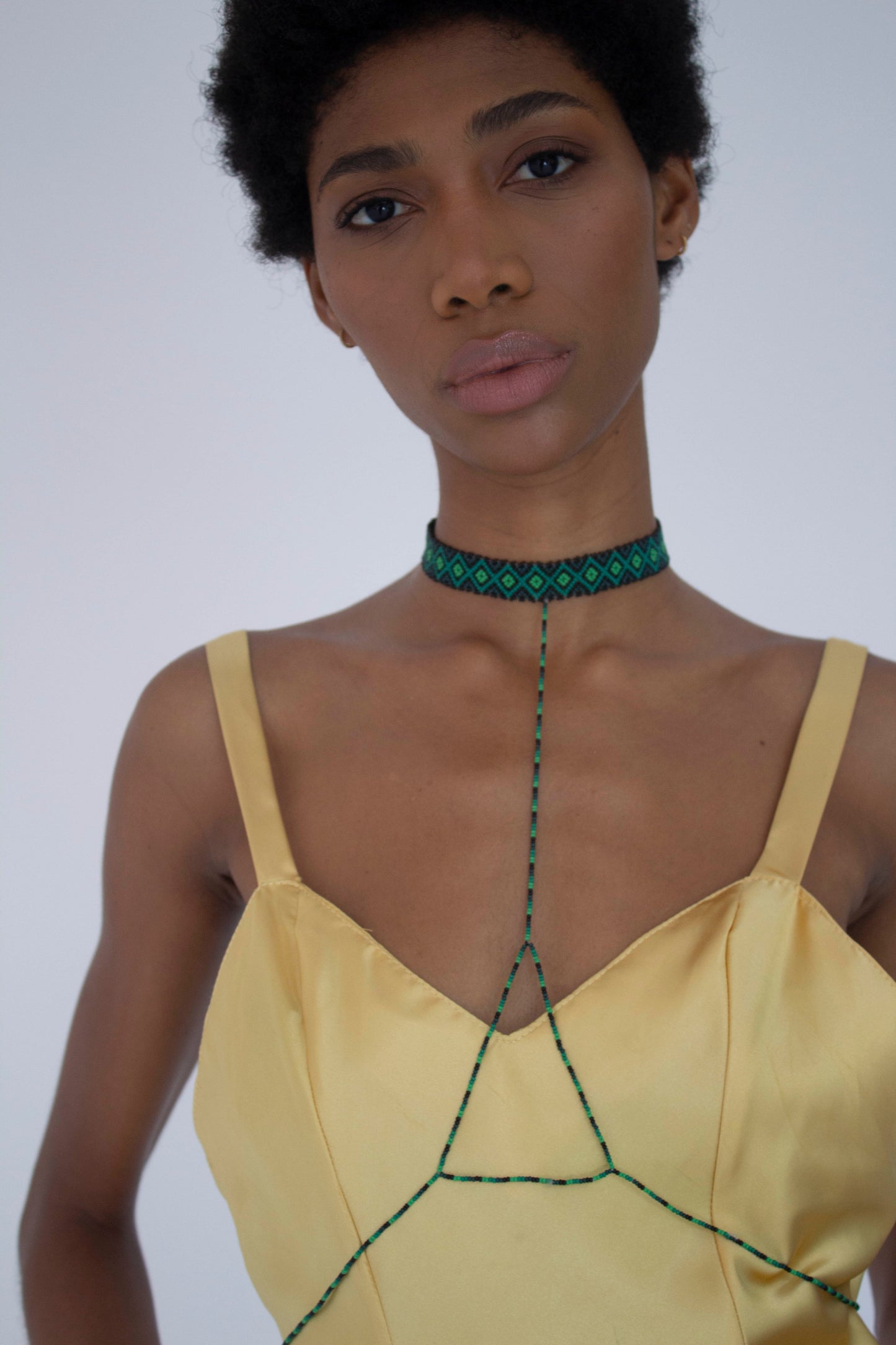 TRIANGLE CHOKER GREEN BLACK