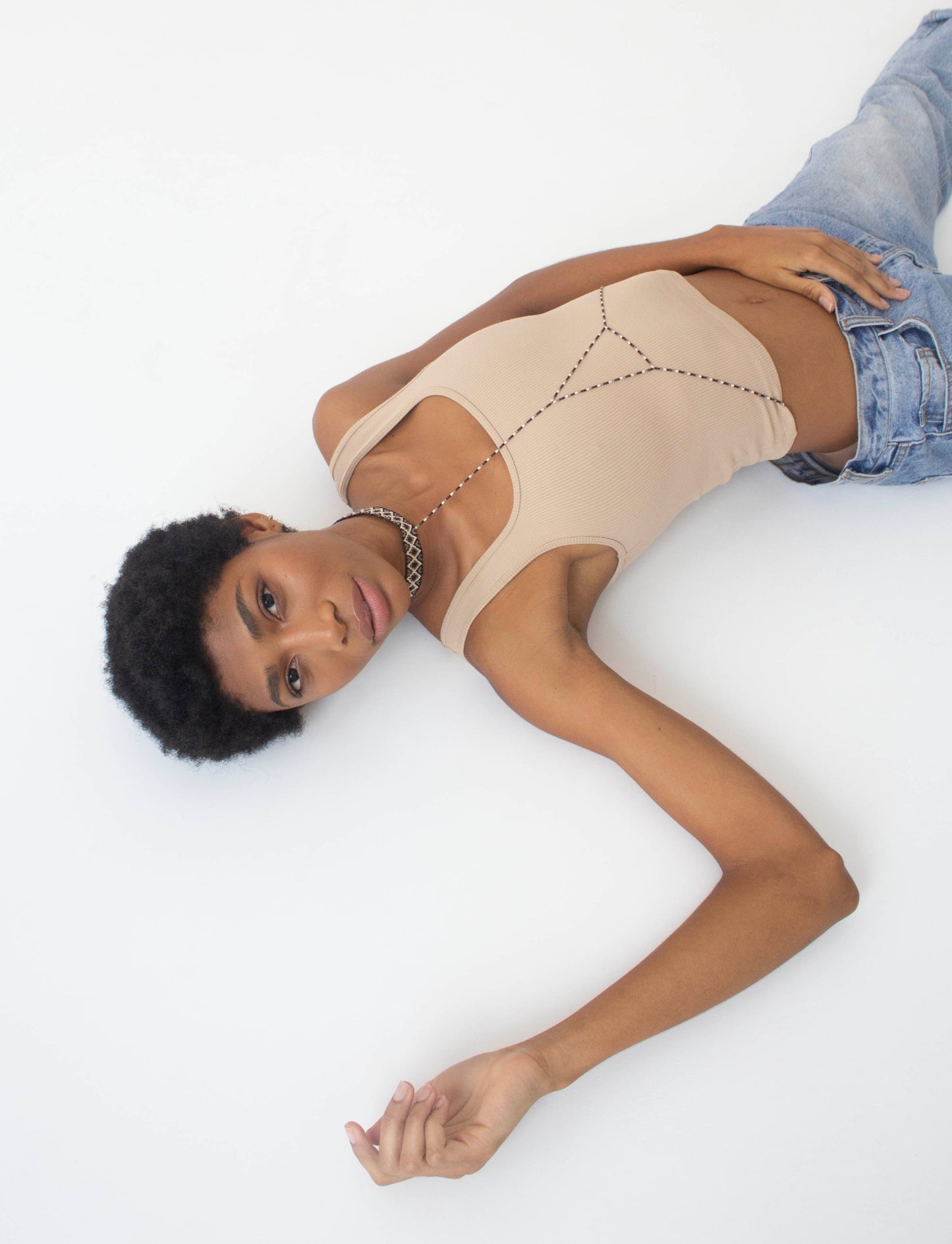 TRIANGLE CHOKER BEIGE