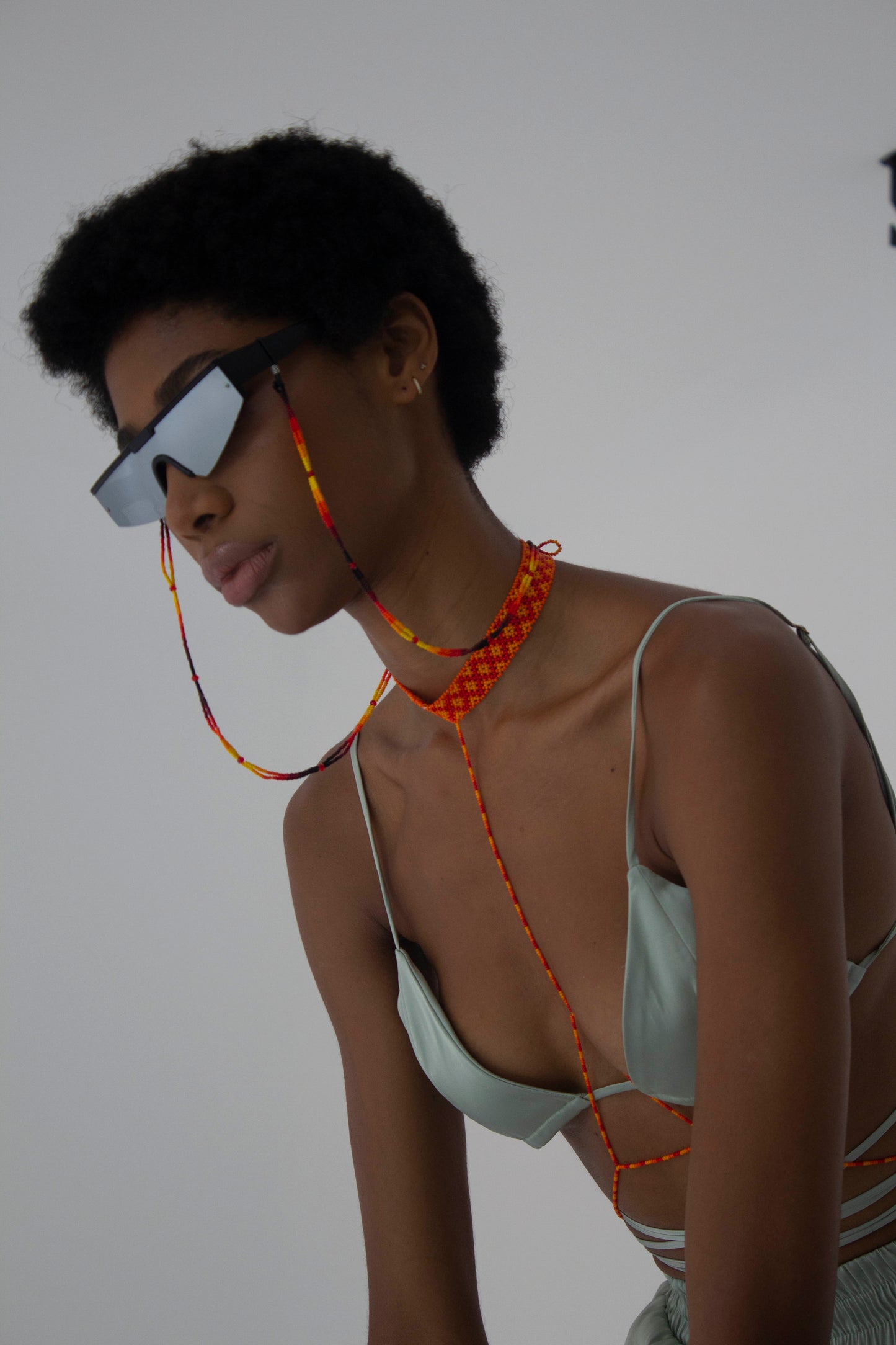 TRIANGLE CHOKER ORANGE FOSFO